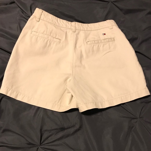 Tommy Hilfiger shorts - Picture 2 of 3